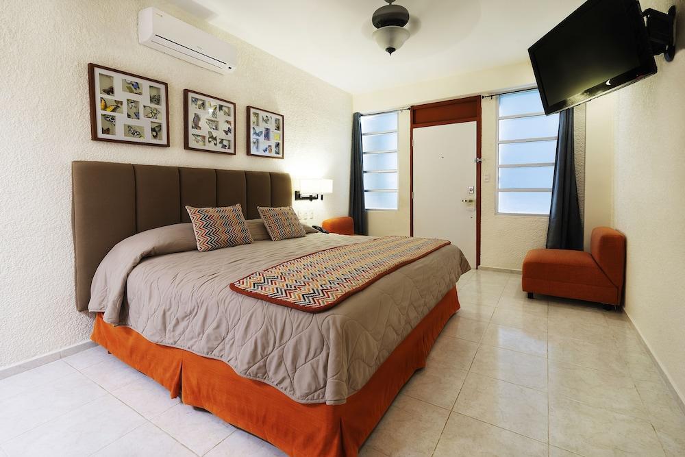 Hotel Y Suites Nader Cancún Exterior foto